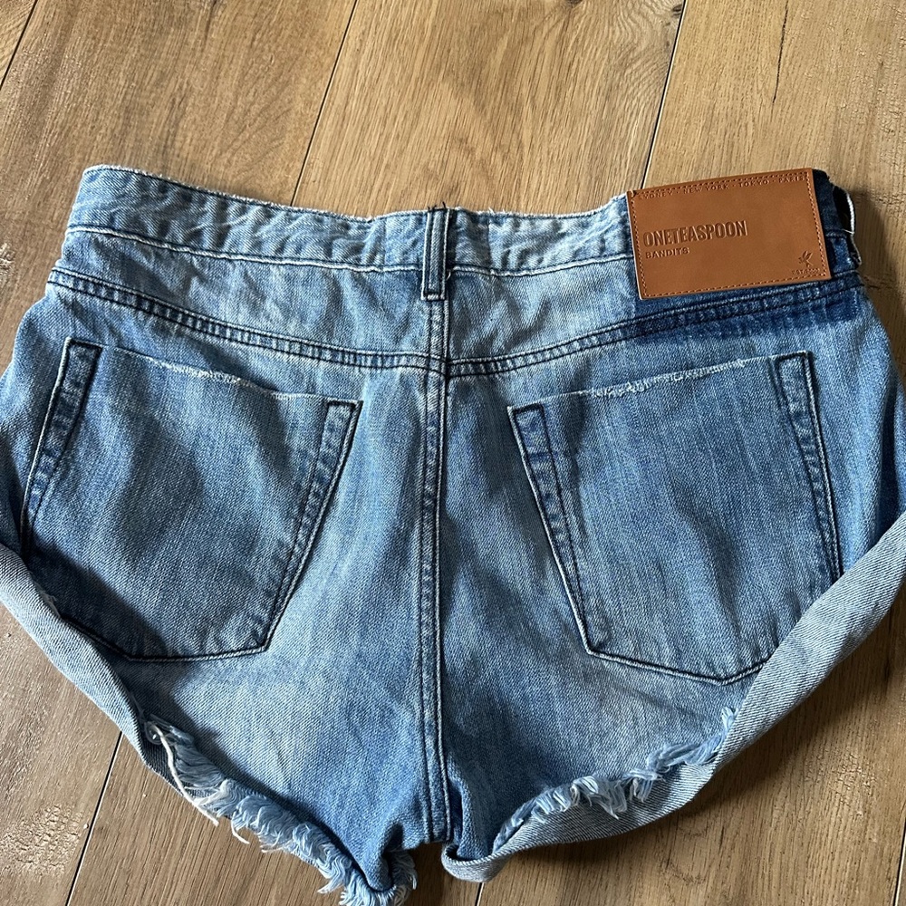 One Teaspoon Size 27 mid rise Bandits denim shorts